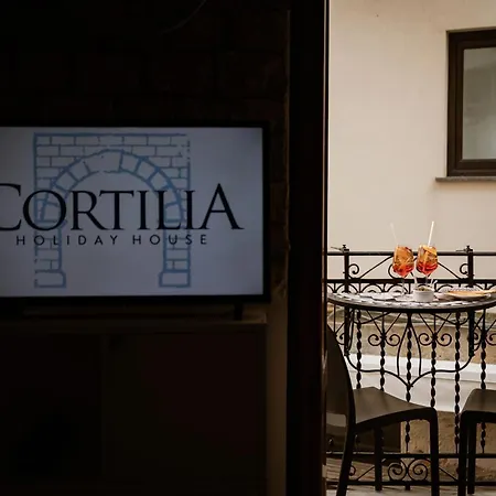 Daire Cortilia House